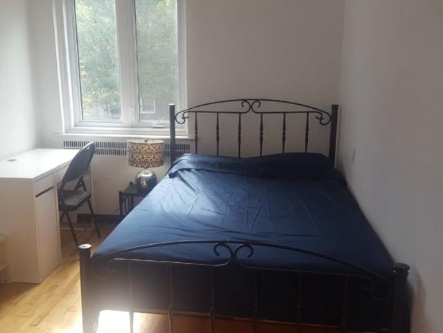 Chambre à Louer et Colocation 4971 Avenue Dornal, Côte des Neiges/Notre Dame de Grâce Montréal 6 photos | Logis Québec