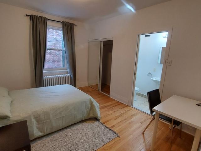 Chambre à Louer et Colocation 5062 avenue Victoria, Côte des Neiges/Notre Dame de Grâce Montréal 7 photos | Logis Québec