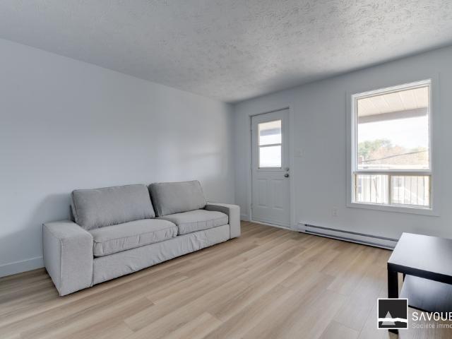Chambre à Louer et Colocation 855 Rue Saint Pierre, Sherbrooke, QC, Mont Bellevue Sherbrooke 4 photos | Logis Québec