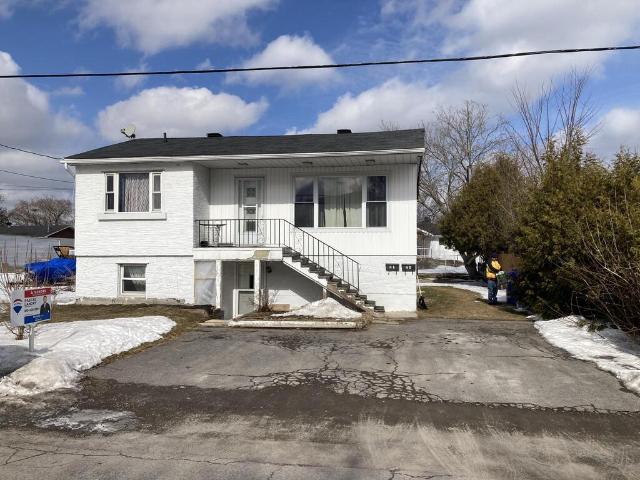 Chambre à Louer et Colocation 14 Rue Lloyd, Aylmer Gatineau 18 photos | Logis Québec