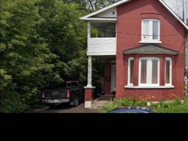 Chambre à Louer et Colocation 171 Rue Dorchester, Buckingham Gatineau 1 photos | Logis Québec