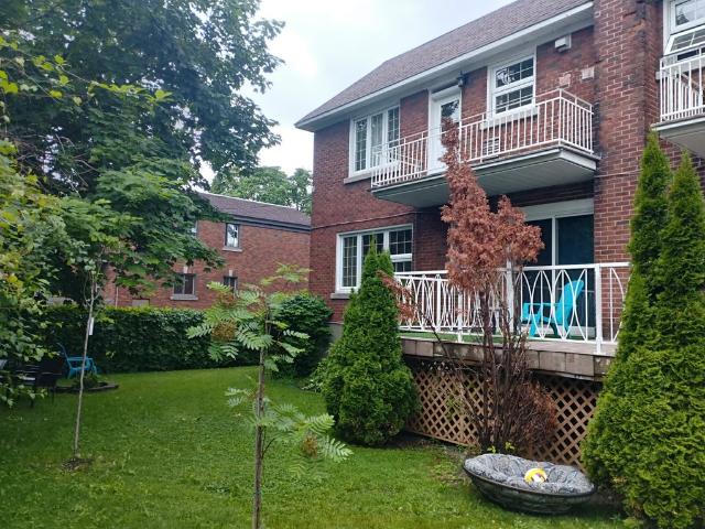Chambre à Louer et Colocation 3050 avenue de Brighton, Côte des Neiges/Notre Dame de Grâce Montréal 12 photos | Logis Québec