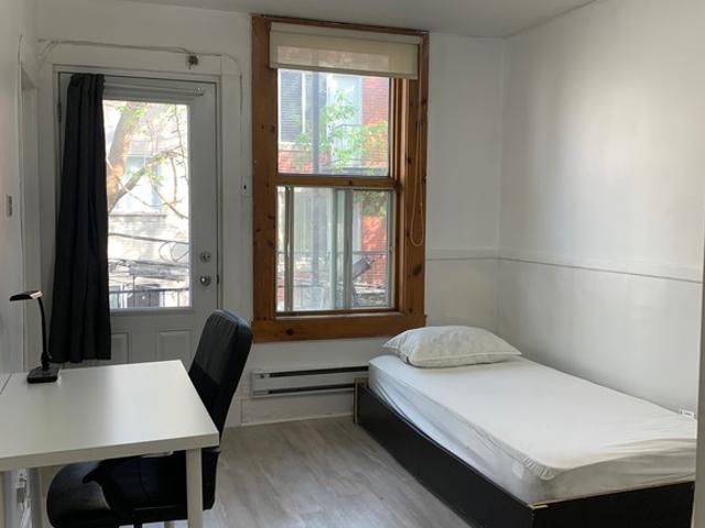 Chambre à Louer et Colocation 3334 Lacombe, Côte des Neiges/Notre Dame de Grâce Montréal 3 photos | Logis Québec