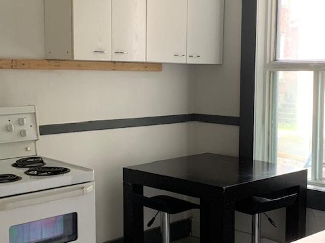 Chambre à Louer et Colocation 3336 Ave Lacombe, Côte des Neiges/Notre Dame de Grâce Montréal 15 photos | Logis Québec