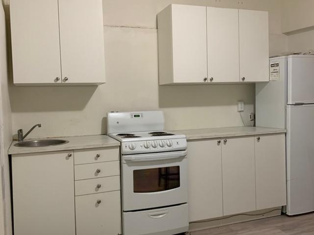 Chambre à Louer et Colocation 3338 Ave Lacombe, Côte des Neiges/Notre Dame de Grâce Montréal 4 photos | Logis Québec