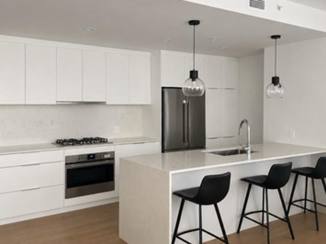 Chambre à Louer et Colocation 3665 Ave. Jean béraud, Chomedey Laval 8 photos | Logis Québec