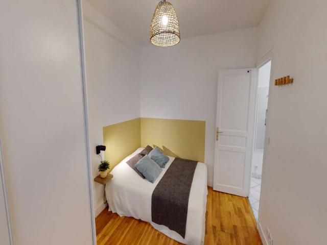 Chambre in Paris Avenue De Wagram