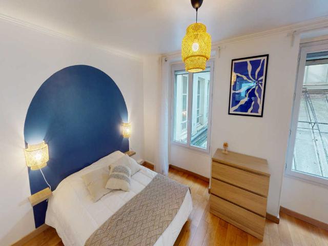 Chambre à Paris Rue Bergère