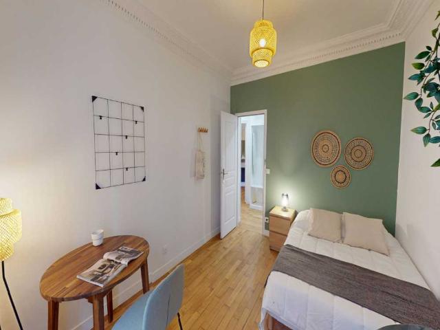 Chambre à Paris Rue Chaligny, Quinze Vingt