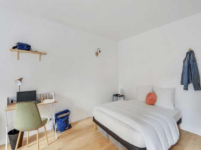 Chambre à Paris Rue De Belleville, Amérique