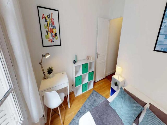 Chambre à Paris Rue De Vaugirard, Saint Lambert