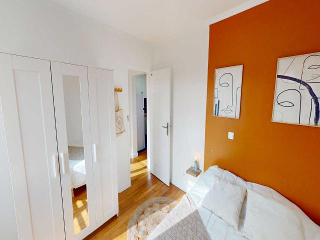Chambre à Paris Rue Des Cloys, Grandes Carrières