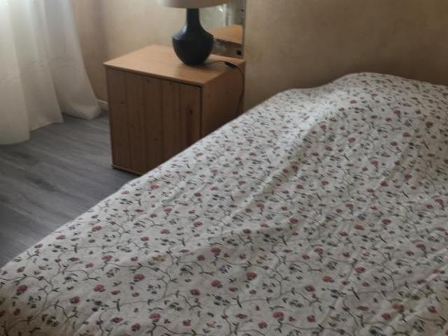Chambre calme et chaleureuse à louer