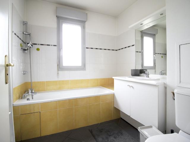 Chambre calme et chaleureuse LY019