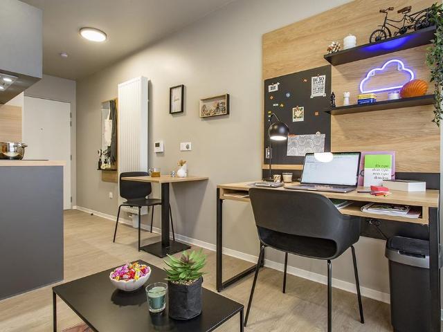 Chambre coloc' avec salle d'eau de 18m²