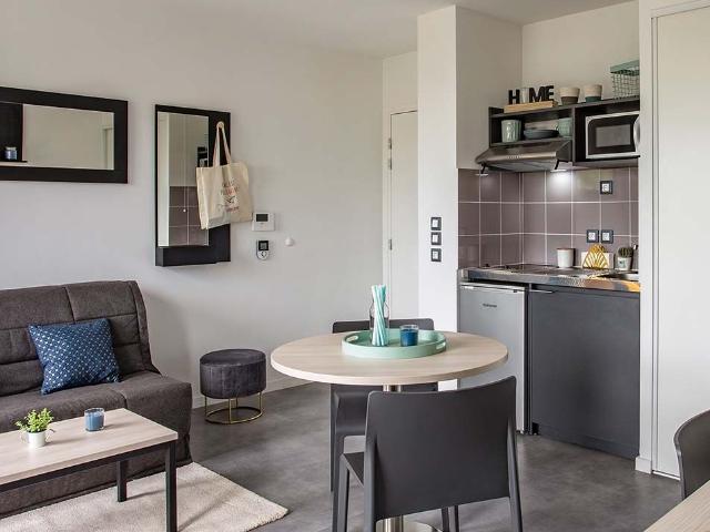 Chambre coloc’ seule de 10 à 12 m²