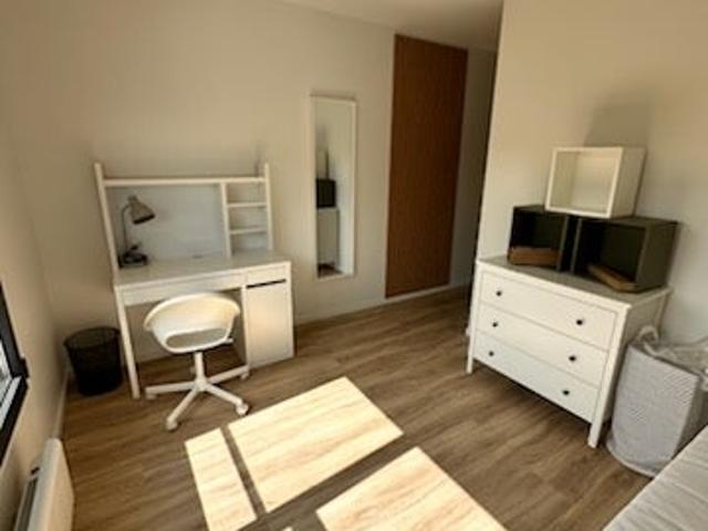 Chambre dans maison neuve meublée avec jardin