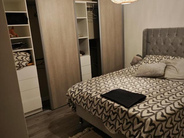 Chambre dans maison conviviale – Jardin & cheminée