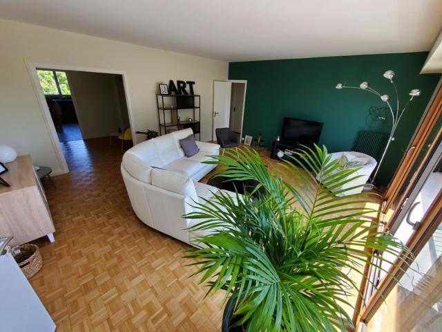 Chambre dans spacieux app. pour 4 jeunes actifs