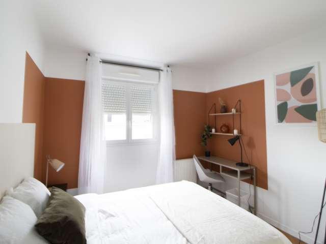 Chambre dans un appartement de 3 chambres, La Plaine, Paris