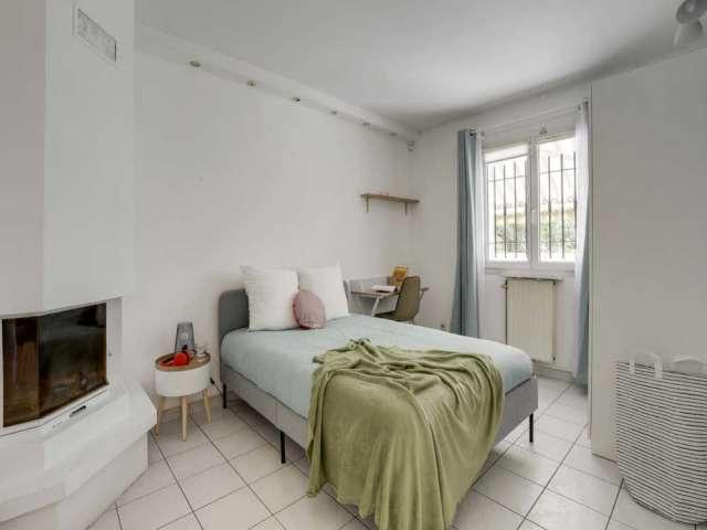 Chambre dans un appartement de 5 pièces à Voltaire Bourguignons, Paris