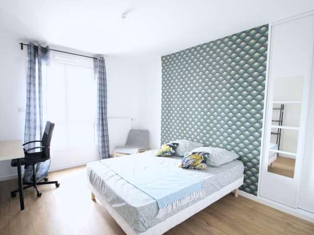 Chambre dans un appartement partagé de 4 chambres à Victor Hugo, Paris