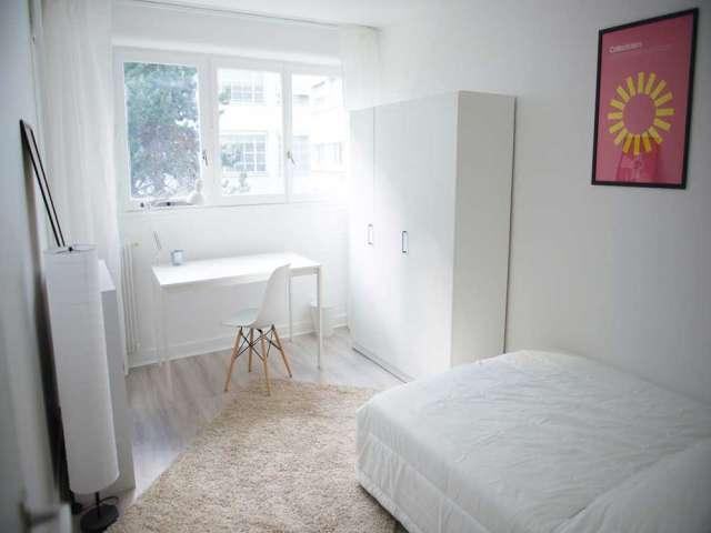Chambre en colocation à louer, Alleray Procession, Paris