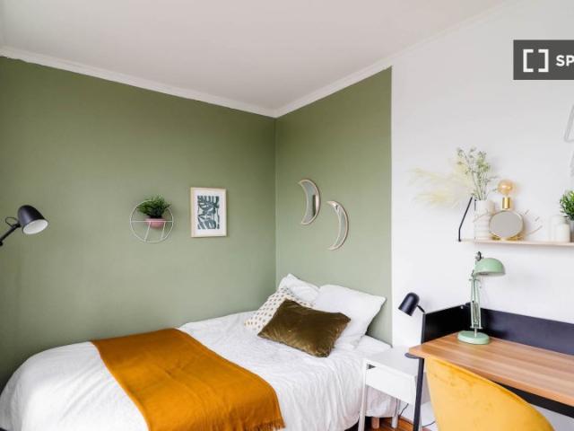Chambre dans un appartement partagé de 4 pièces à Vanves, Paris