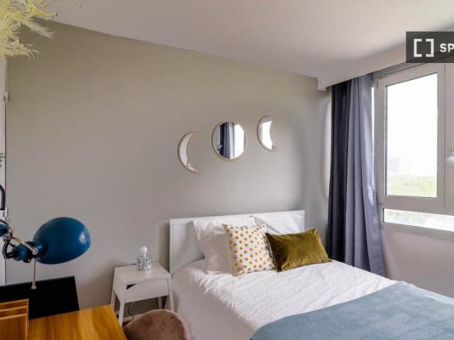 Chambre dans un appartement partagé de 4 pièces à Vanves, Paris