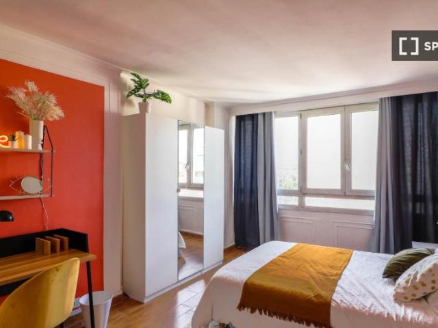 Chambre dans un appartement partagé de 4 pièces à Vanves, Paris