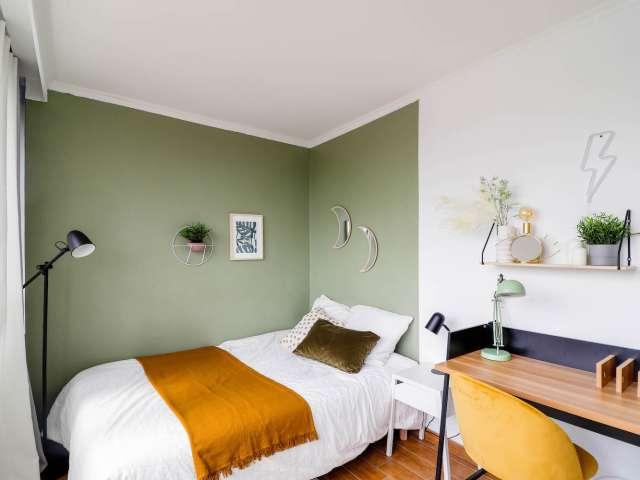 Chambre dans un appartement partagé de 4 pièces à Vanves, Paris