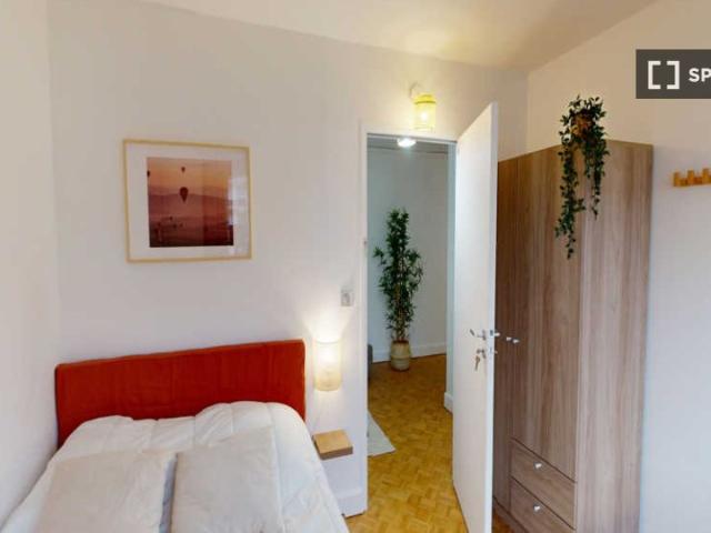 Chambre dans un appartement partagé de 5 chambres à Cambronne Garibaldi