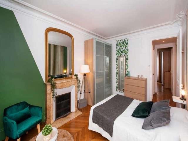 Chambre dans un appartement partagé de 5 chambres à Anvers Montholon, Paris