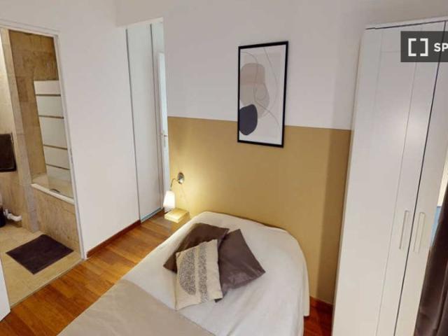 Chambre dans un appartement partagé de 5 chambres à Auteuil Sud, Paris