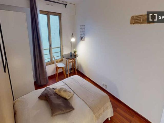 Chambre dans un appartement partagé de 5 chambres à Auteuil Sud, Paris