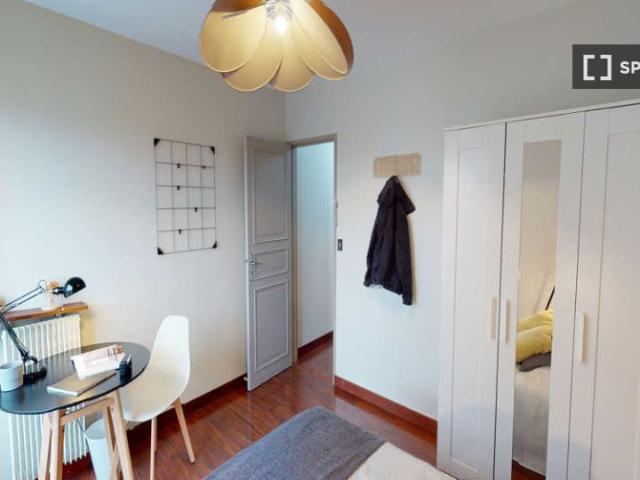 Chambre en colocation à louer à Bécon, Paris