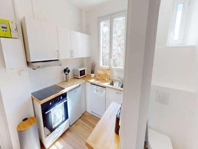 Chambre dans un appartement partagé de 5 chambres à Jean Moulin, Paris