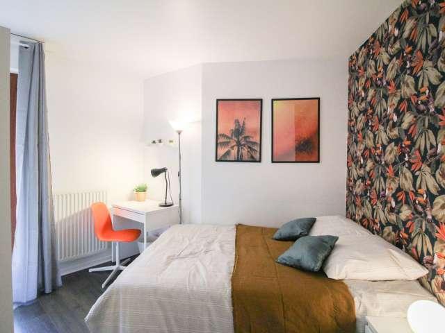 Chambre dans un appartement partagé de 5 chambres à Rueil sur Seine, Paris
