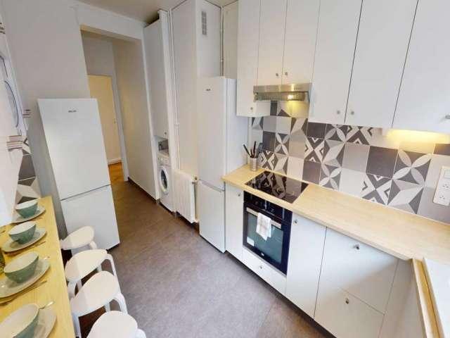 Chambre dans un appartement partagé de 5 chambres à Ternes Maillot, Paris
