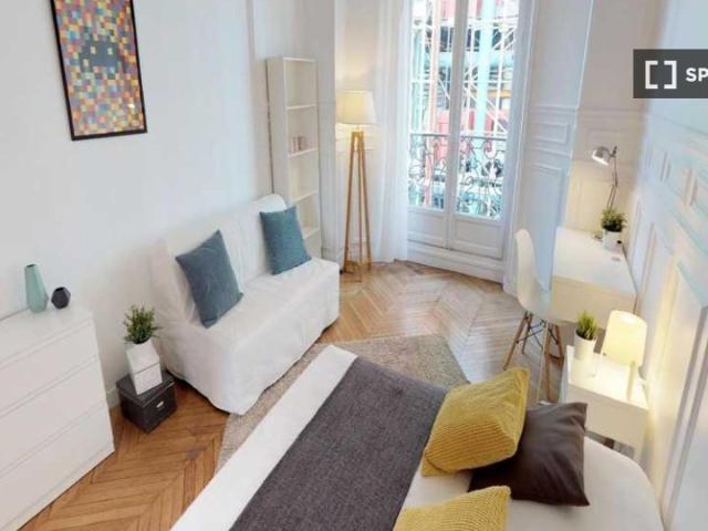 Chambre à louer dans un appartement de 5 chambres à Saint Merri, Paris