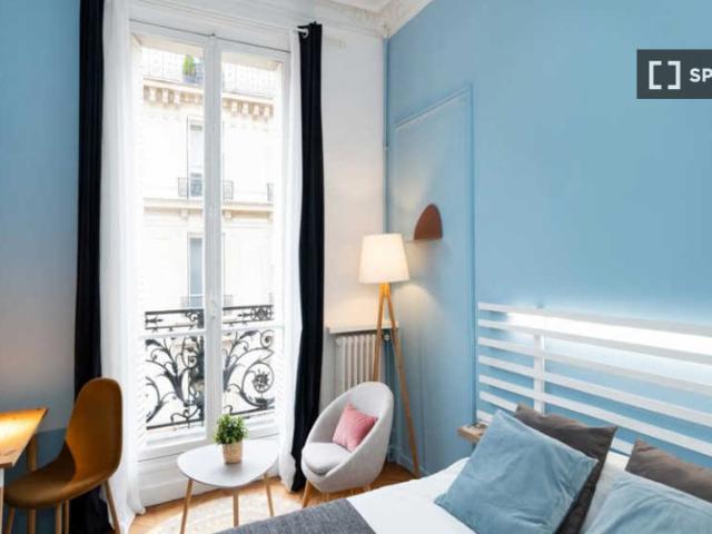 Chambre à louer dans un appartement de 6 chambres à Chaillot, Paris