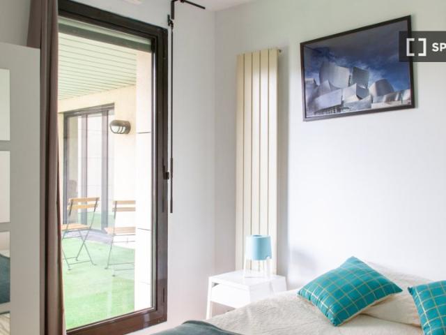 Chambre dans un appartement partagé de 6 chambres à louer, Paris