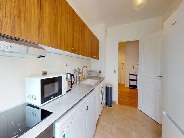 Chambre dans un appartement partagé de 6 chambres, Les Halles