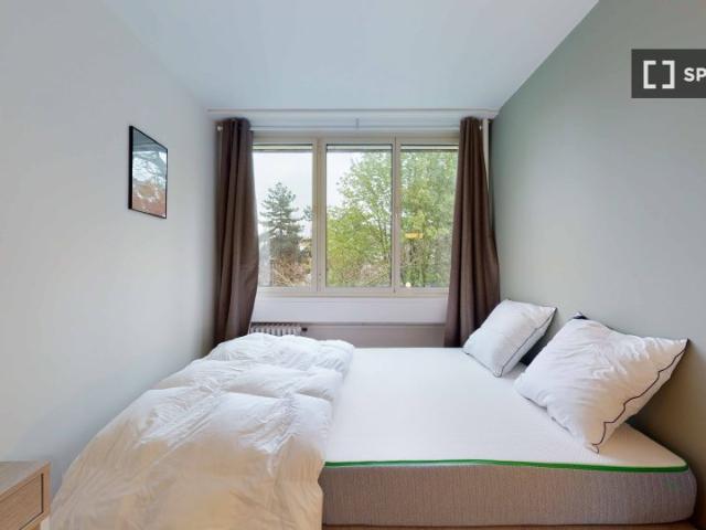Chambre dans un appartement partagé de 10 chambres à Plateau Victor Hugo