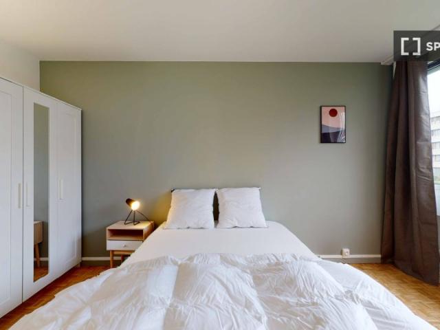Chambre dans un appartement partagé de 10 chambres à Plateau Victor Hugo
