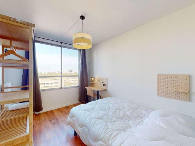 Chambre dans un appartement partagé de 10 chambres aux Hauts d'Asnières