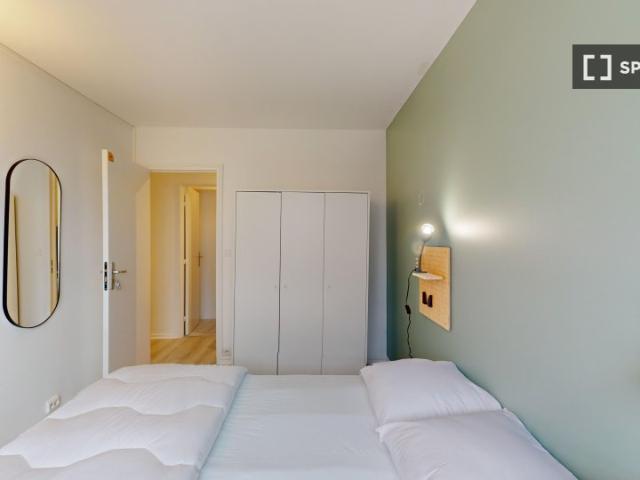 Chambre dans un appartement partagé de 10 chambres, Place des Fêtes, Paris