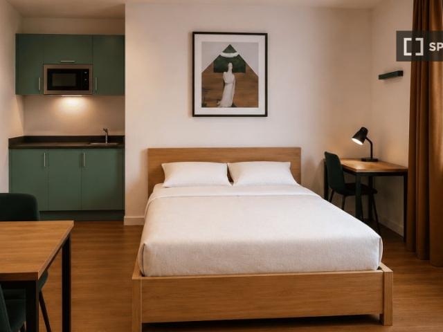Chambre dans un appartement partagé de 11 chambres à Gare de Paris