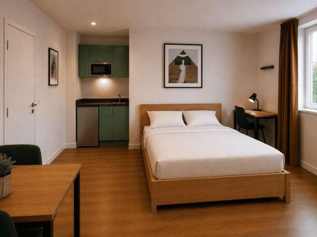 Chambre dans un appartement partagé de 11 chambres à Gare de Paris