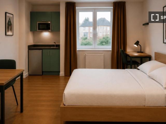 Chambre dans un appartement partagé de 11 chambres à Gare de Paris
